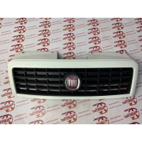 Решітка радіатора Fiat Doblo 2006- 735395576